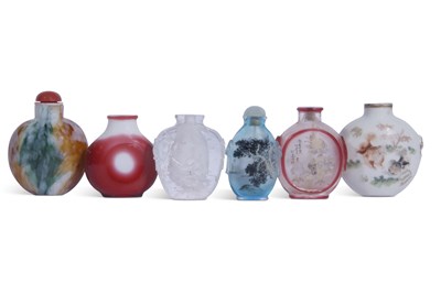 Lot 158 - Small box containing six Chinese snuff bottles