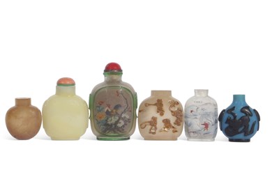 Lot 159 - Quantity of snuff bottles, glass and porcelain...