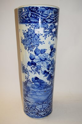 Lot 16 - 19th CENTURY CHINESE LARGE BLUE AND WHITE...
