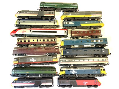 Lot 40 - Mixed lot of assorted 00 gauge locomotives and...