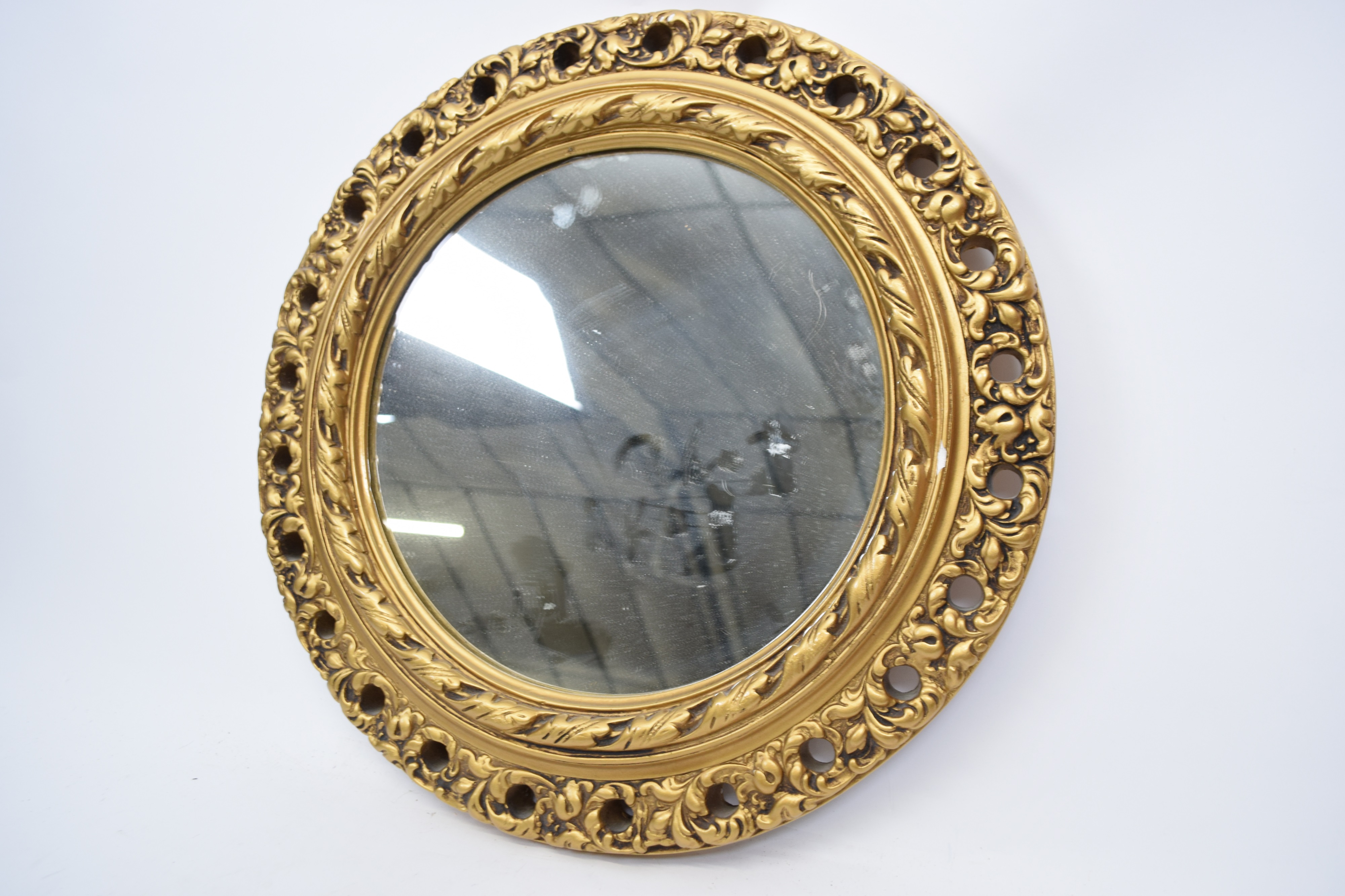 Lot 110 Circular wall mirror with wooden gilt style
