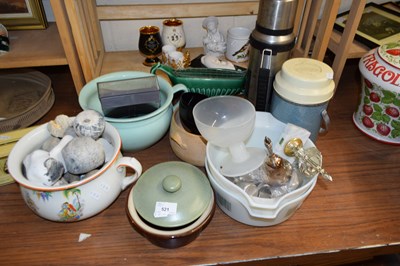 Lot 521 - MIXED LOT : THERMOS FLASK, CHAMBER POT, ETC