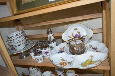 Lot 564 - ROYAL WORCESTER EVESHAM PATTERN HORS D'OEUVRES...