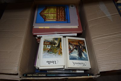 Lot 581 - ONE BOX OF MIXED BOOKS - ART INTEREST
