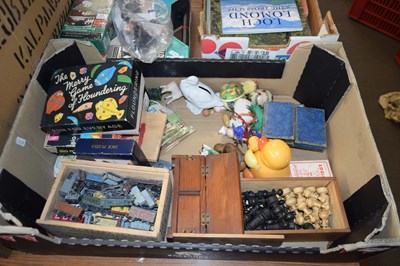 Lot 584 - BOX OF MIXED ITEMS TO INCLUDE WOODEN CHESS SET,...