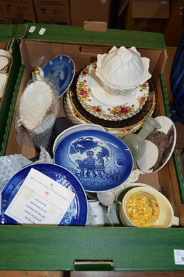 Lot 590 - BOX OF VARIOUS CERAMICS TO INCLUDE ROYAL...