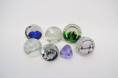 Lot 191 - Group of paperweights