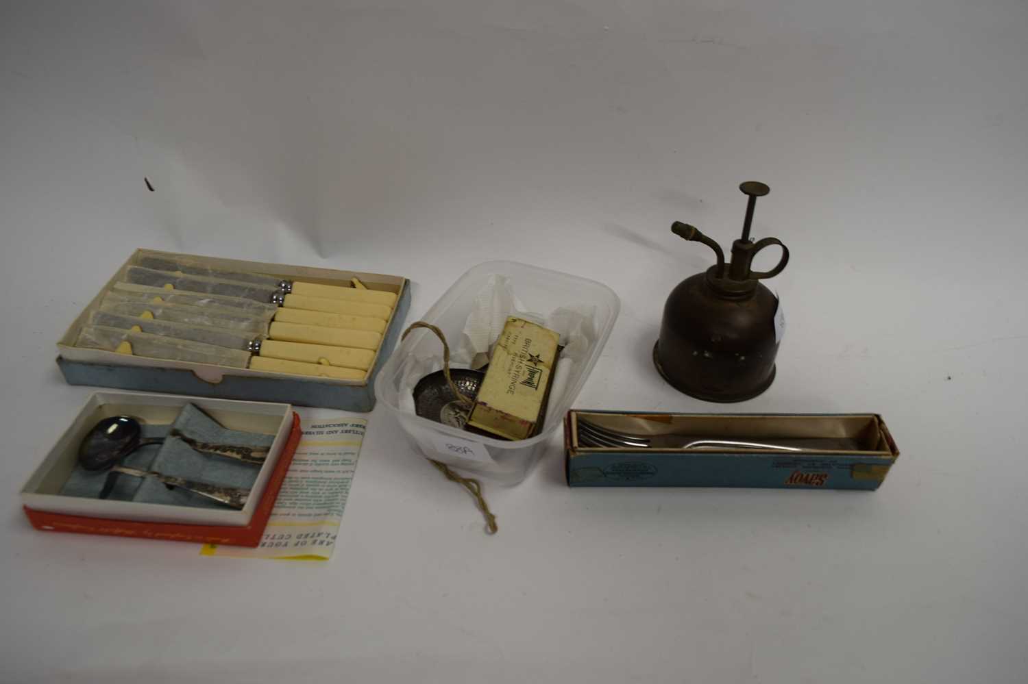 Lot 88 - MIXED LOT OF CASED CUTLERY, ASHTRAY INSET WITH...
