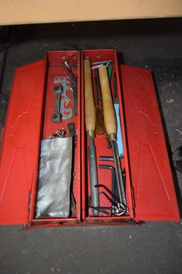 Lot 708 - CANTILEVER TOOLBOX AND CONTENTS