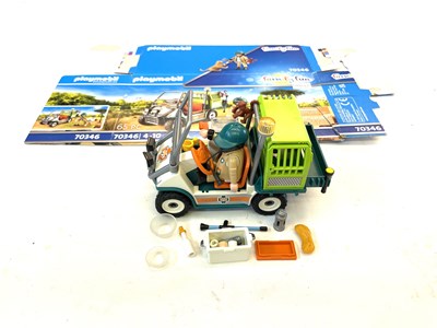 Lot 166 - Playmobil City Life 70346 Family Fun Zoo Vet...