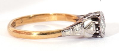 Lot 56 - Diamond single stone ring featuring an old cut...