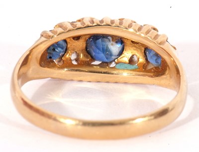 Lot 57 - Antique 18ct gold sapphire and diamond ring...