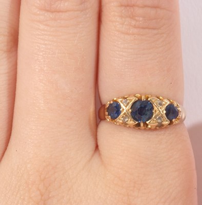 Lot 57 - Antique 18ct gold sapphire and diamond ring...