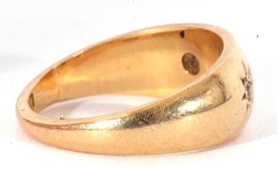 Lot 76 - Antique 18ct gold three stone diamond ring...