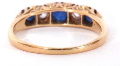 Lot 86 - Antique 18ct gold sapphire and diamond ring...