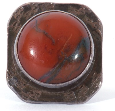 Lot 113 - Large silver and agate designer ring, the...
