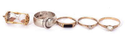 Lot 118 - Mixed Lot: silver buckle ring, a 9ct gold...