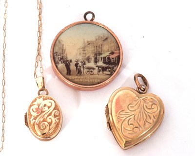 Lot 184 - Mixed Lot: 9ct gold heart locket, an oval...