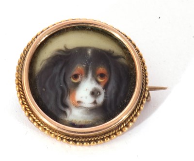 Lot 199 - Vintage dog brooch depicting a spaniel, hand...