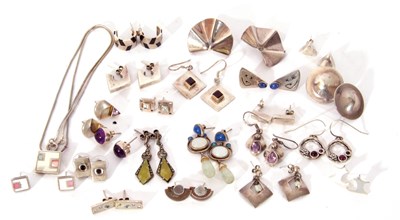 Lot 241 - Mixed Lot: mainly white metal jewellery to...