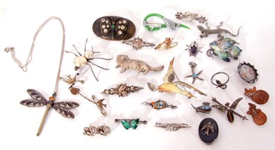 Lot 252 - Mixed Lot of mainly insect/animal related...