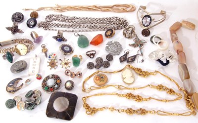 Lot 289 - Quantity of costume jewellery to include a...