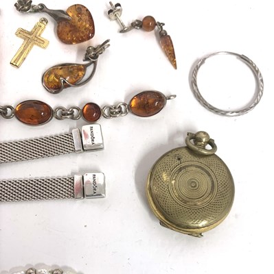 Lot 291 - Small quantity of costume jewellery to include...