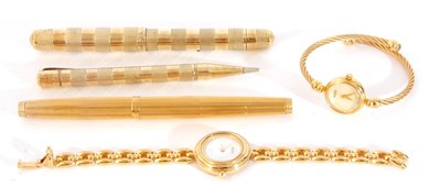 Lot 304 - Mixed lot of three vintage pens, together with...