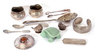 Lot 310 - Mixed lot to include a large Scottish brooch,...