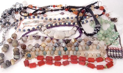 Lot 321 - Bag of bead necklaces