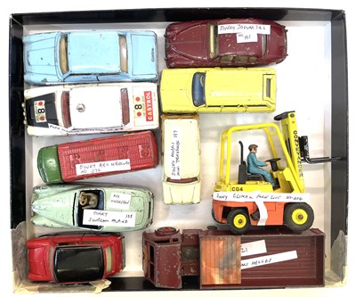 Lot 61 - Mixed lot of Dinky Toys to include: - 421...