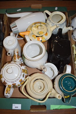 Lot 600 - BOX OF VARIOUS ASSORTED TEAPOTS TO INCLUDE DENBY