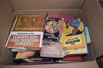 Lot 611 - 1 BOX OF ASSORTED MIXED BOOKS