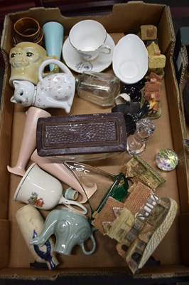 Lot 659 - BOX MIXED ITEMS TO INCLUDE DAVID WINTER MODEL...