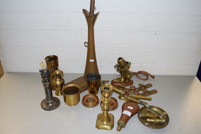 Lot 3 - MIXED LOT: VARIOUS BRASS AND COPPER WARES TO...