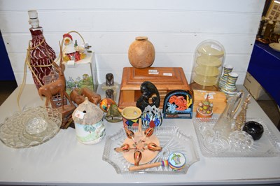 Lot 14 - LARGE MIXED LOT: VARIOUS ORNAMENTS, TABLE LAMP...