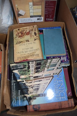 Lot 719 - 1 BOX OF MIXED BOOKS