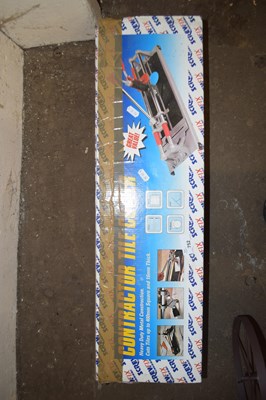 Lot 752 - TILE CUTTER