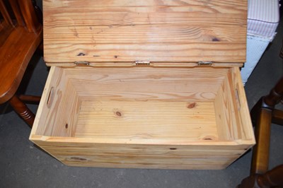 Lot 832 - SMALL PINE BLANKET BOX