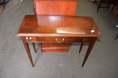 Lot 876 - REPRODUCTION MAHOGANY SINGLE DRAWER SIDE TABLE