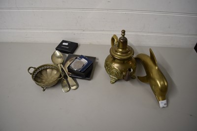 Lot 55 - MIXED LOT: BRASS MODEL OF A DOLPHIN, VARIOUS...