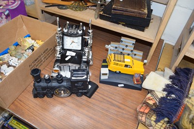 Lot 533 - MIXED LOT:  ONLY FOOLS AND HORSES ALARM CLOCK,...