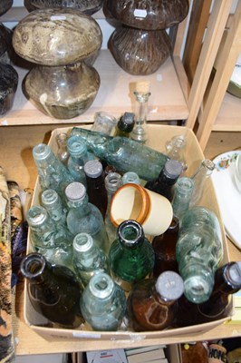 Lot 538 - A BOX OF VARIOUS VINTAGE BOTTLES