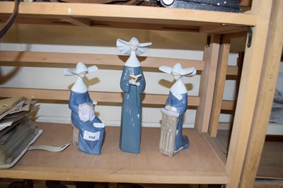 Lot 550 - 3 LLADRO MODELS OF NUNS