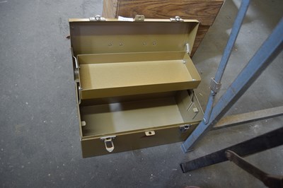 Lot 622 - METAL CANTILEVER TOOL BOX