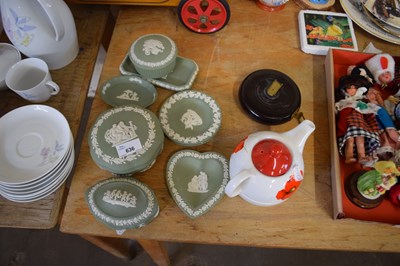 Lot 636 - MIXED LOT:  WEDGWOOD JASPER WARE ITEMS TO...