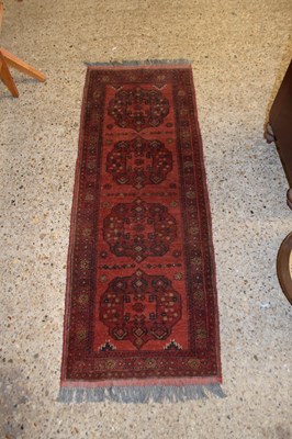 Lot 404 - SMALL 20TH CENTURY RED RUNNER CARPET, 155 CM LONG