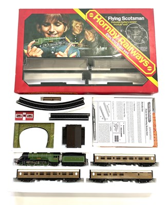 Lot 44 - A complete boxed Hornby Railways 00 gauge...