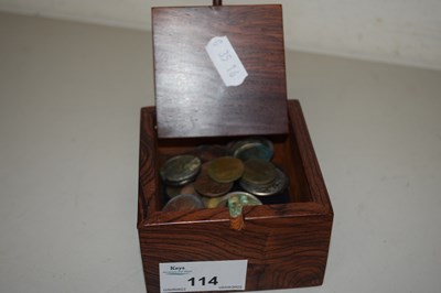 Lot 114 - SMALL WOODEN BOX CONTAINING VARIOUS ASSORTED...