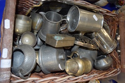 Lot 122A - BASKET CONTAINING VARIOUS ASSORTED PEWTER AND...